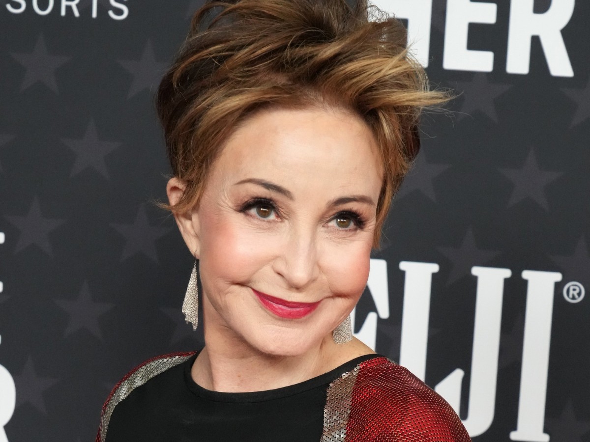 Annie Potts (NOW)