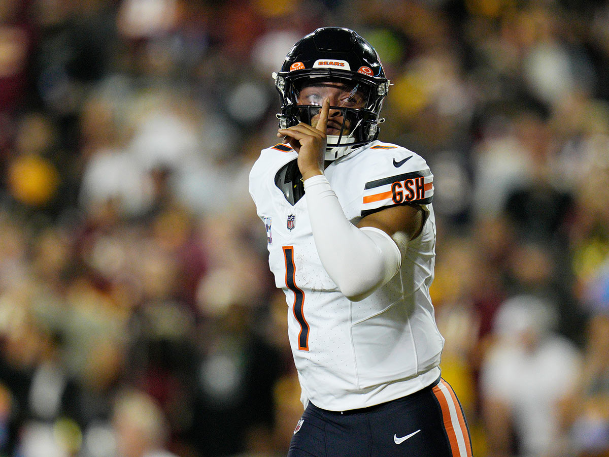 Dishonorable Mention: Justin Fields - Chicago Bears (7-10)