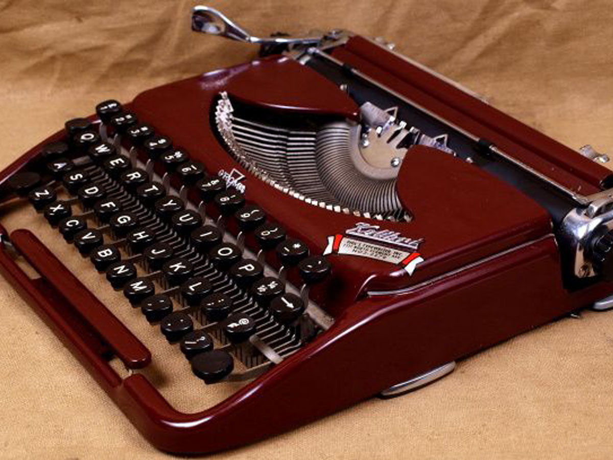 Connecticut – Portable Typewriter