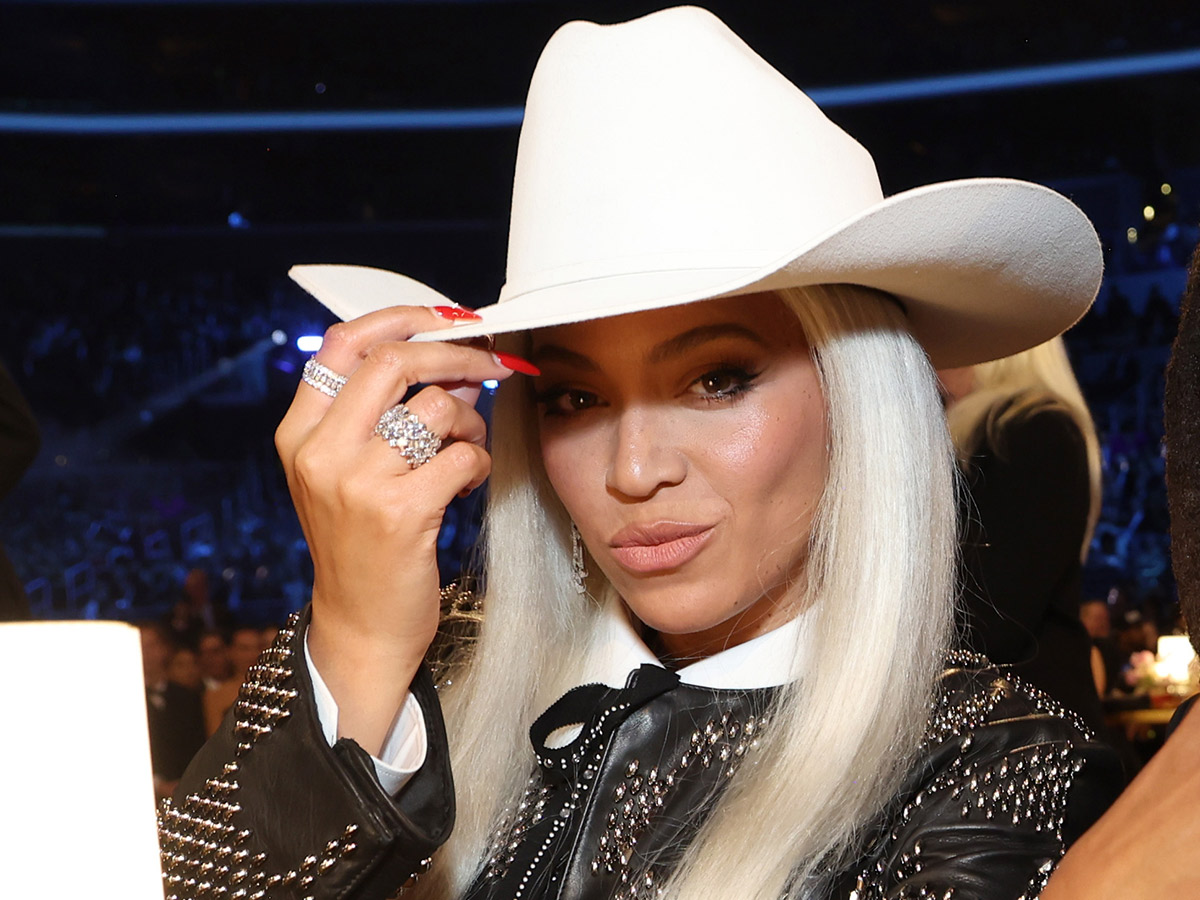 Jolene – Dolly Parton/Miley Cyrus/Beyonce