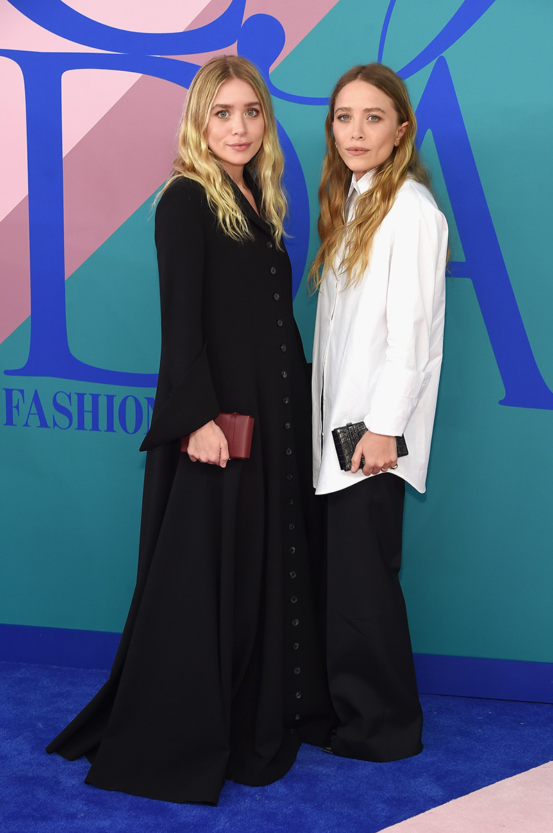 Mary-Kate and Ashley Olsen - 5’0