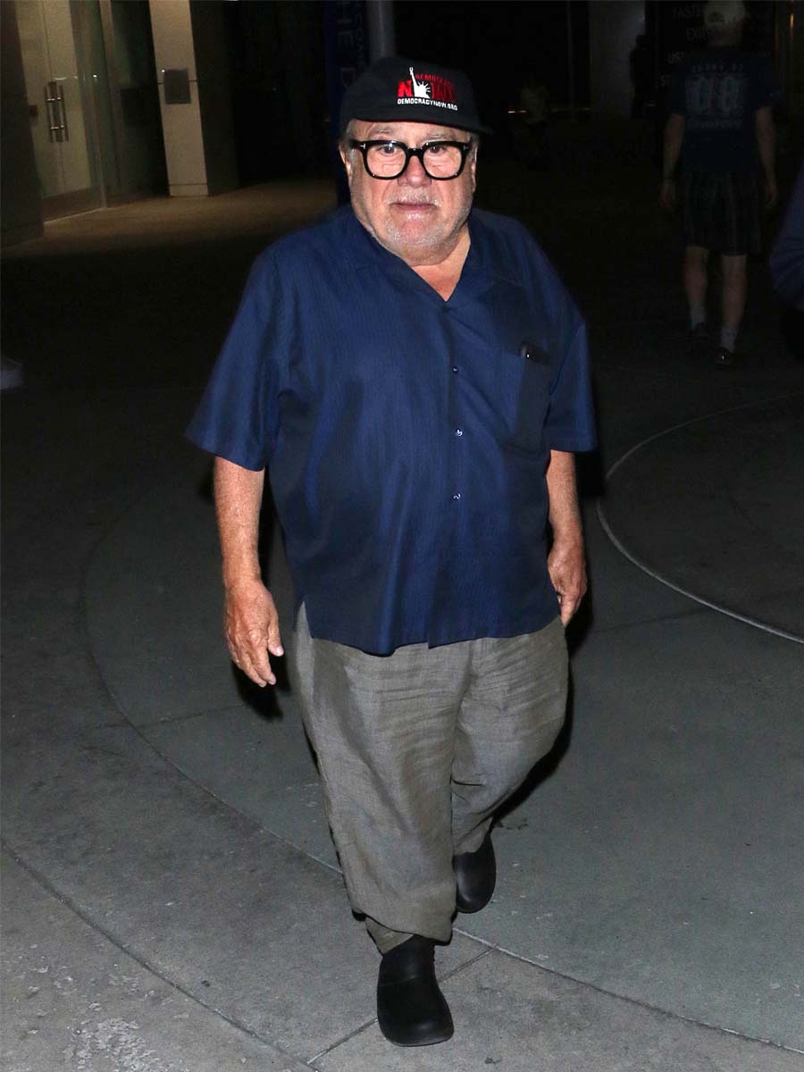 Danny DeVito - 4’10"