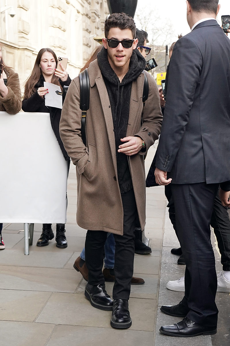 Nick Jonas – 5’6