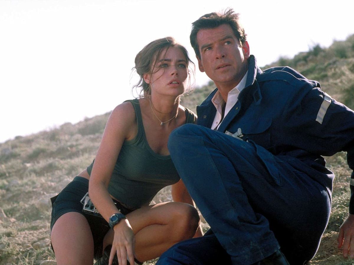 Denise Richards - The World Is Not Enough