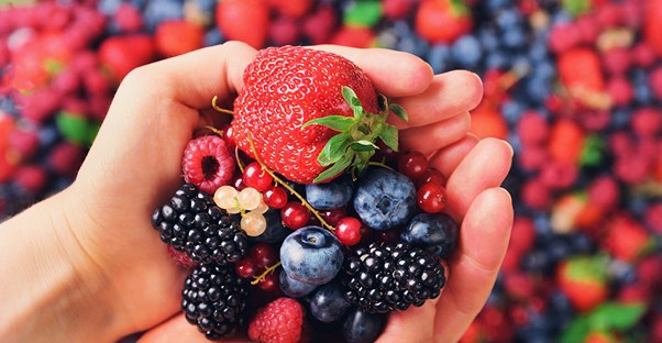 berries cancer fighting foods