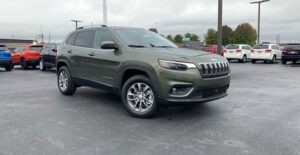 a dark green 2021 jeep cherokee