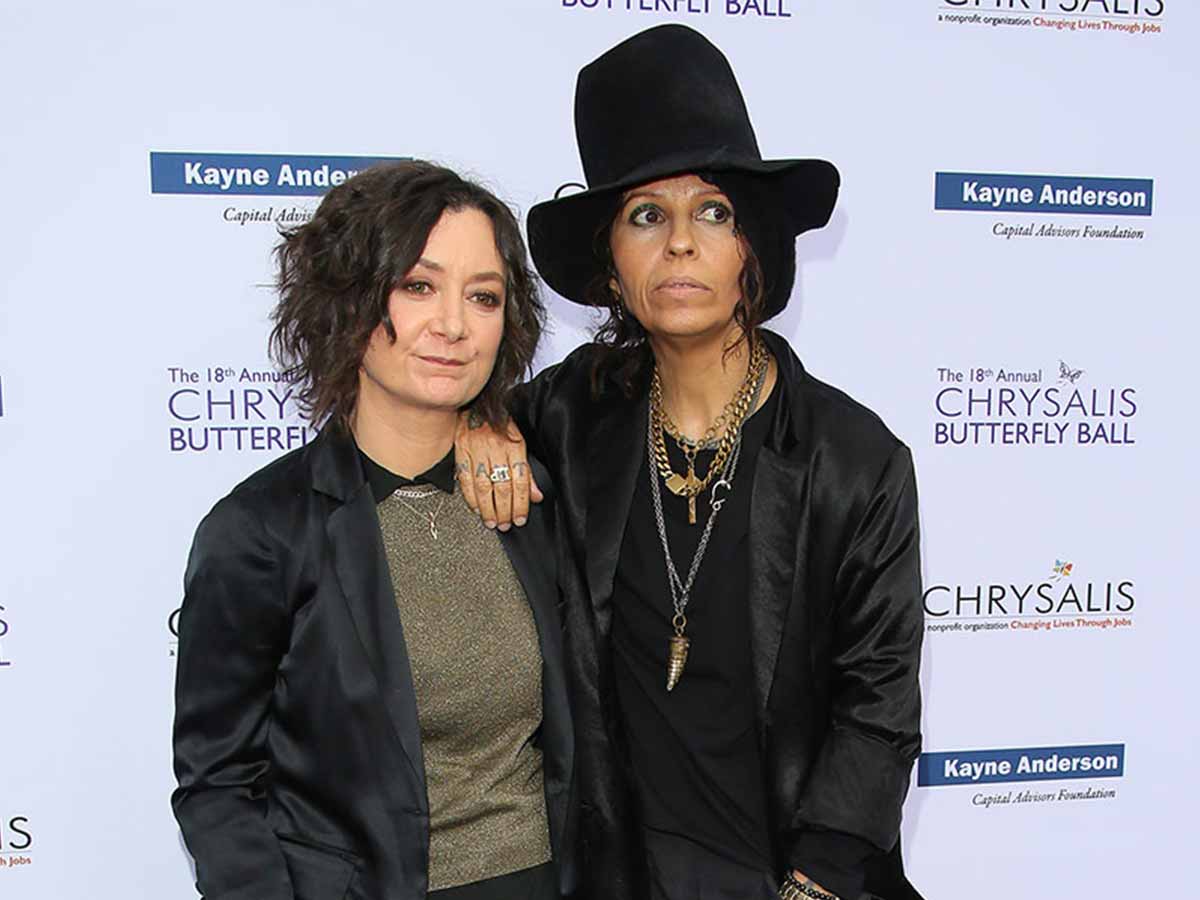 Sara Gilbert and Linda Perry