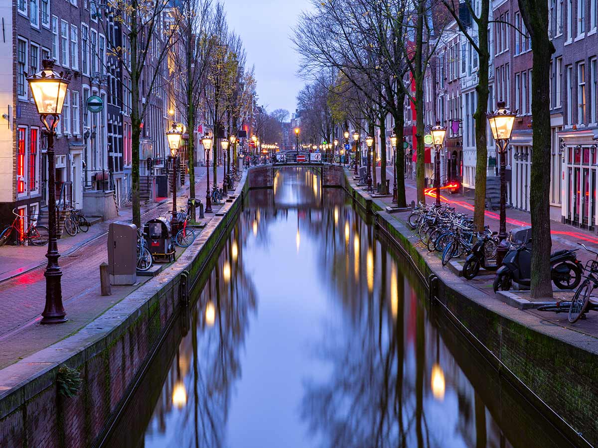 22. De Wallen