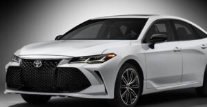 a white 2019 toyota avalon