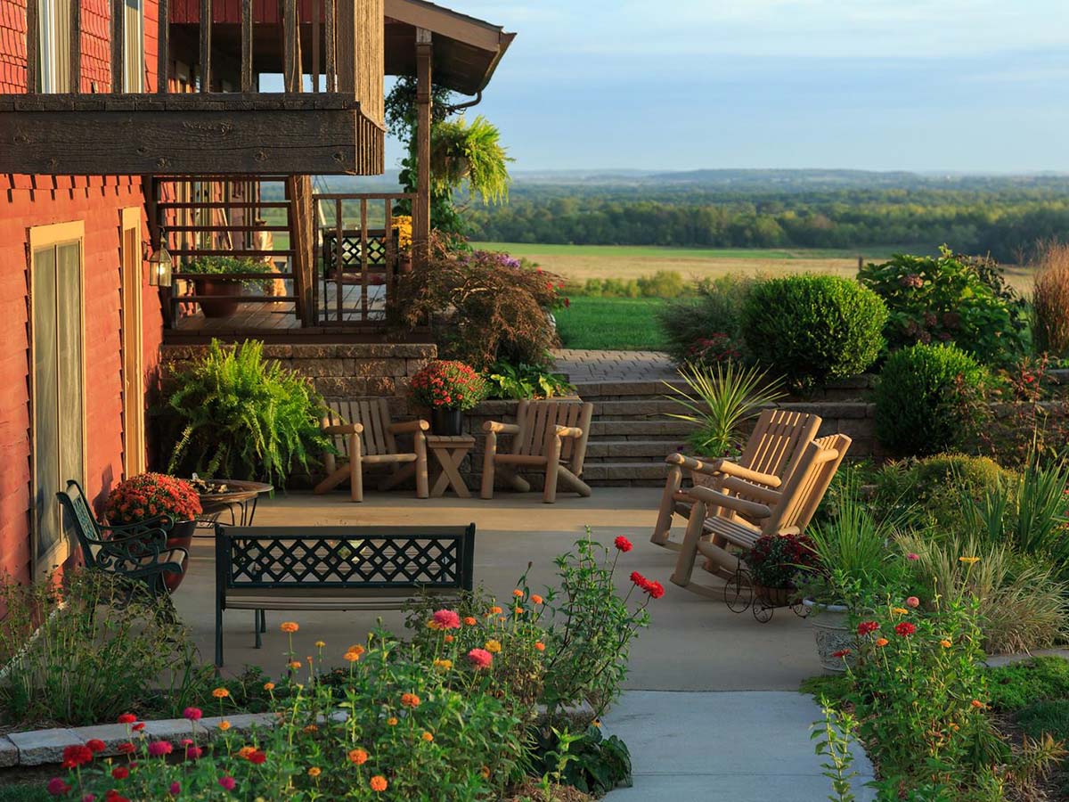 Kansas - Cedar Crest Lodge