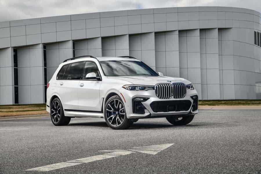 2. 2023 BMW X7