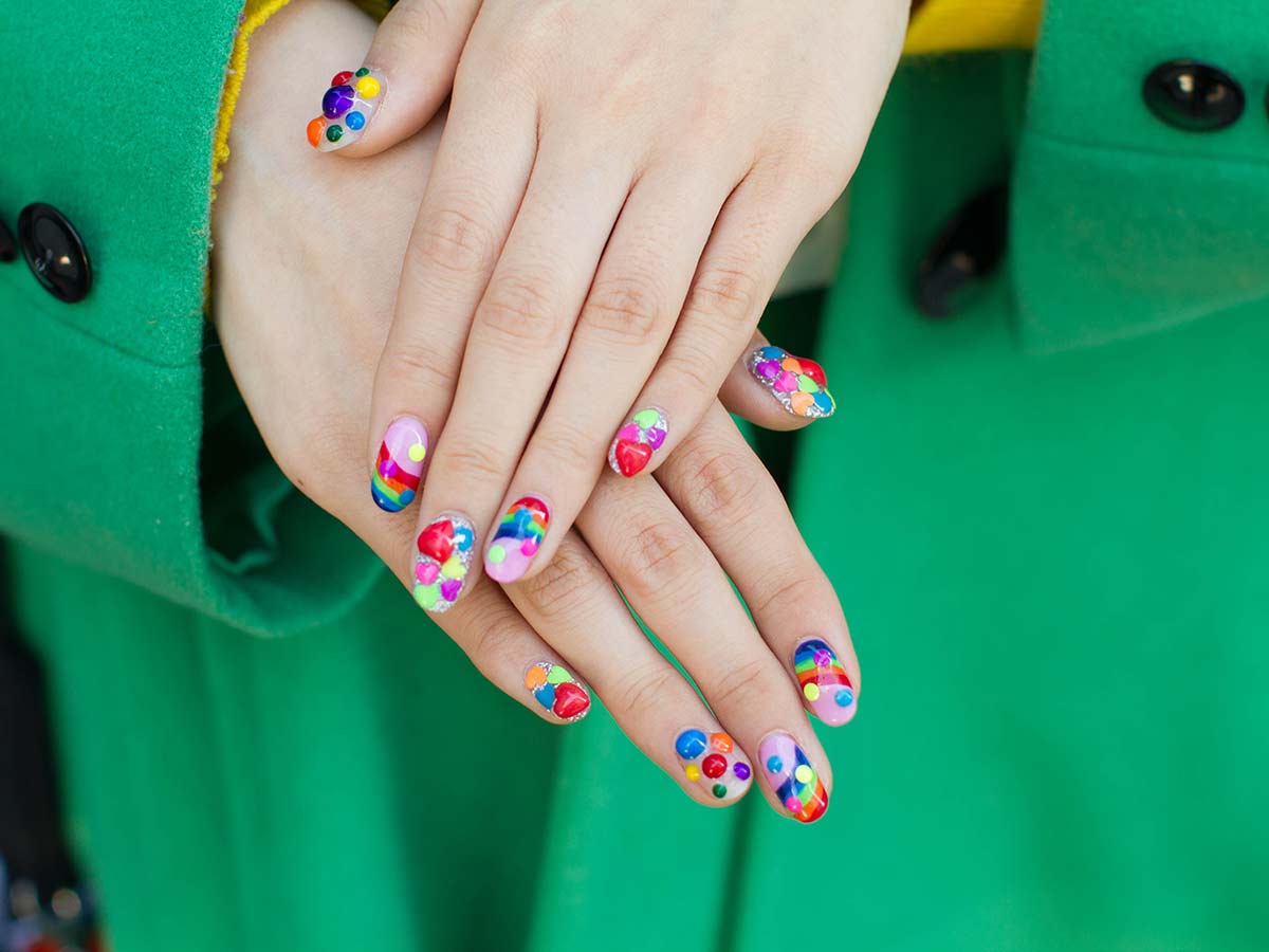 Probando Uñas de Colores Brillantes