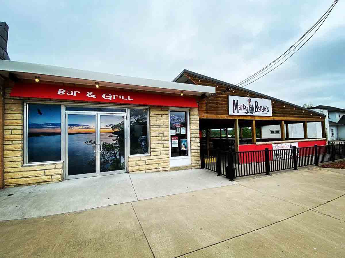 There Is A Marty Byrde Restaurant At The Lake Of The Ozarks