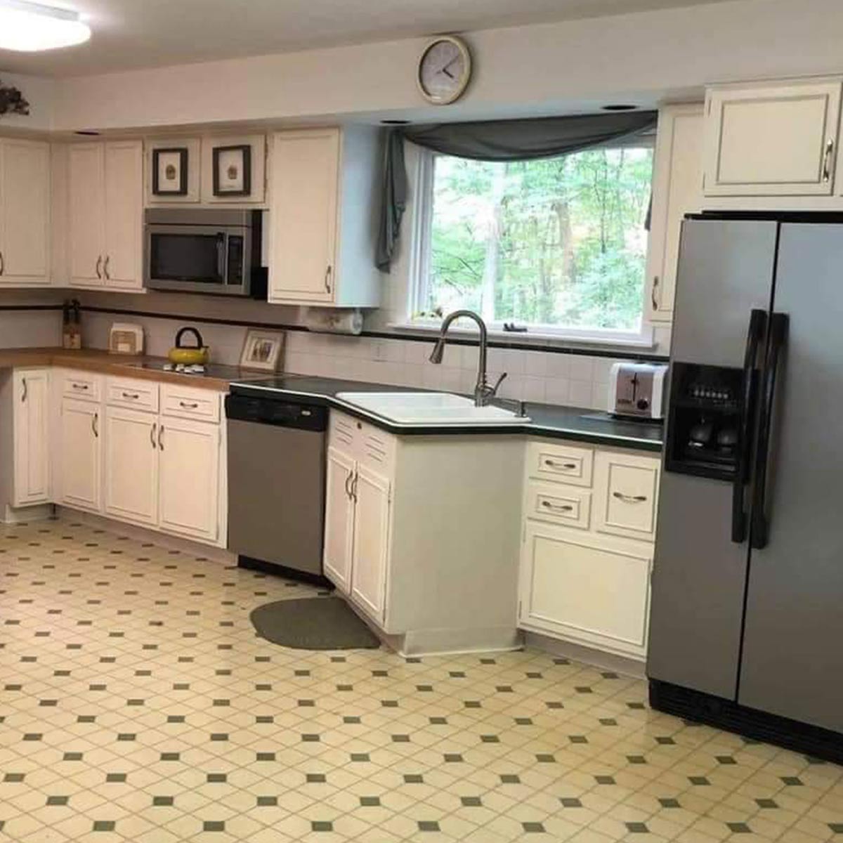 What’s Even Happening With This Sink?