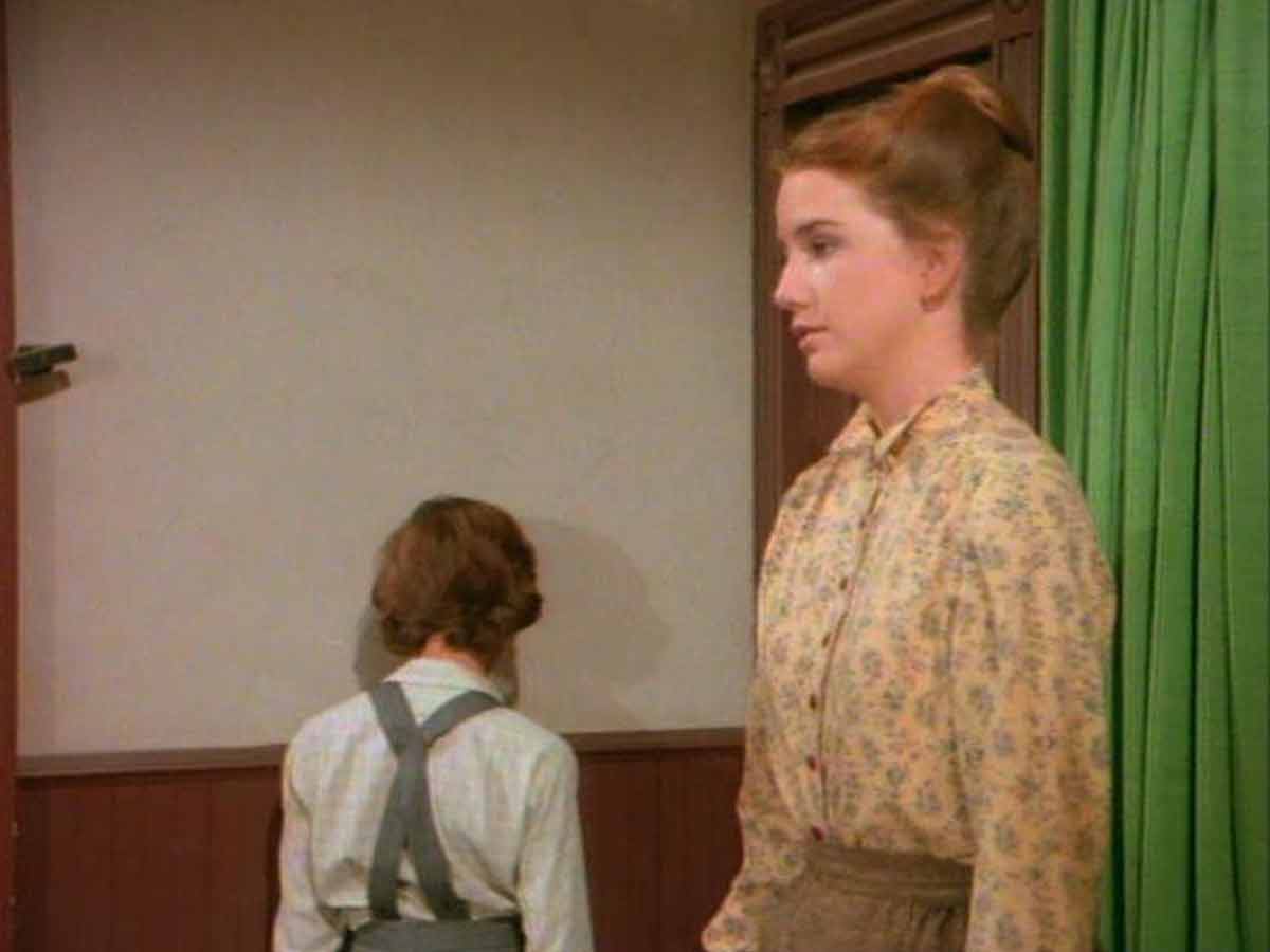 Melissa Gilbert had to bind her chest to look younger.
