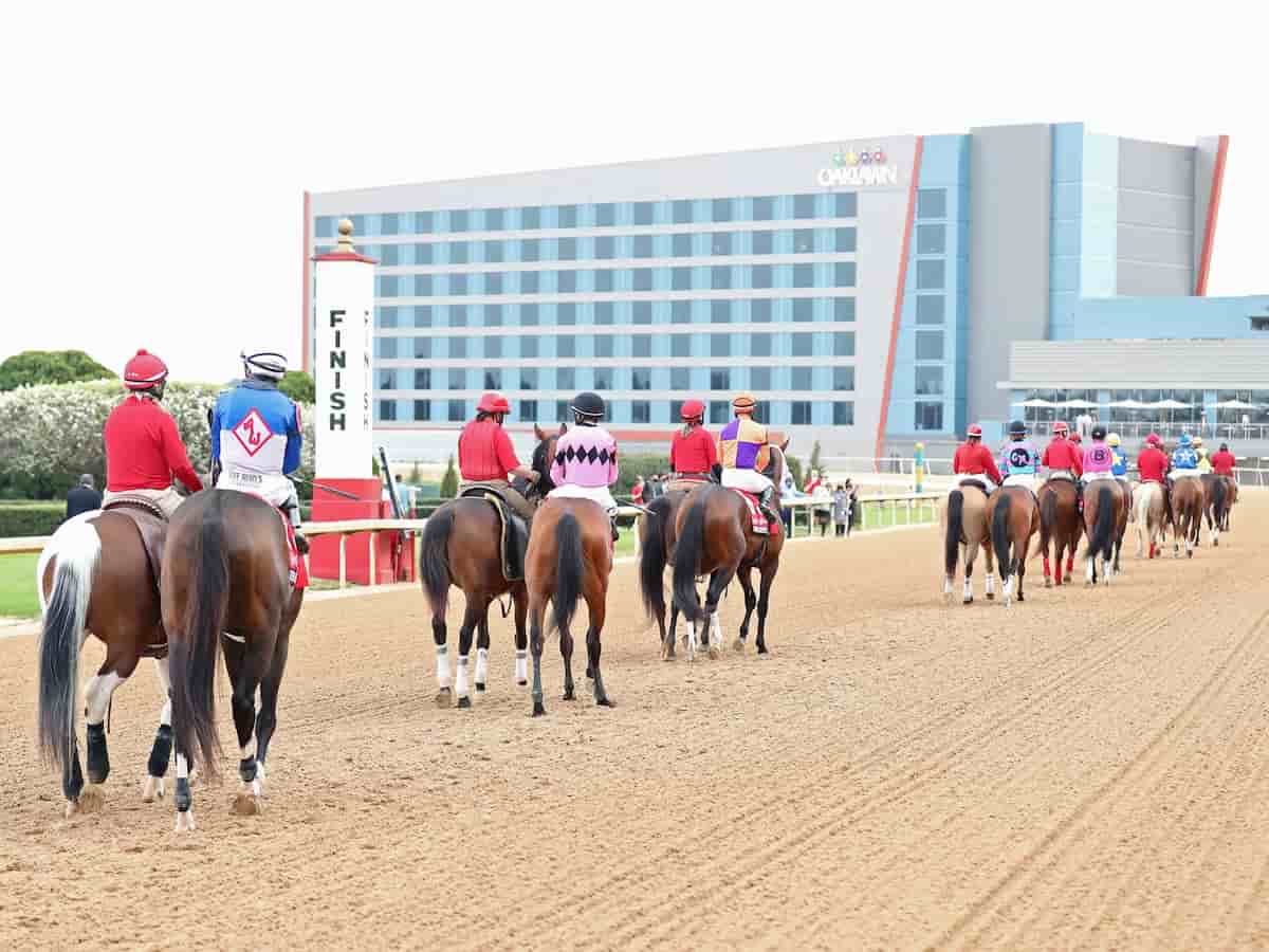 9. Oaklawn Park & Casino