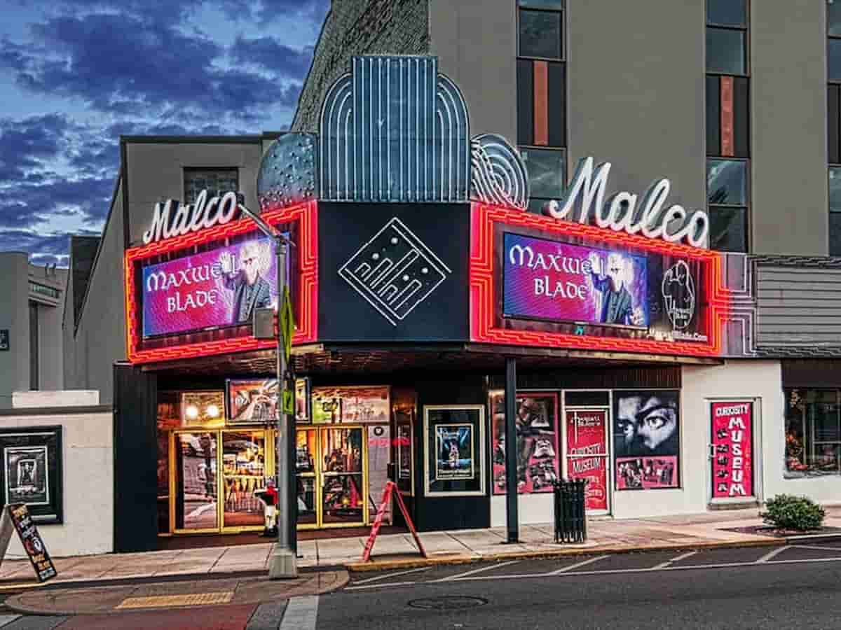 5. Maxwell Blade Theatre Of Magic