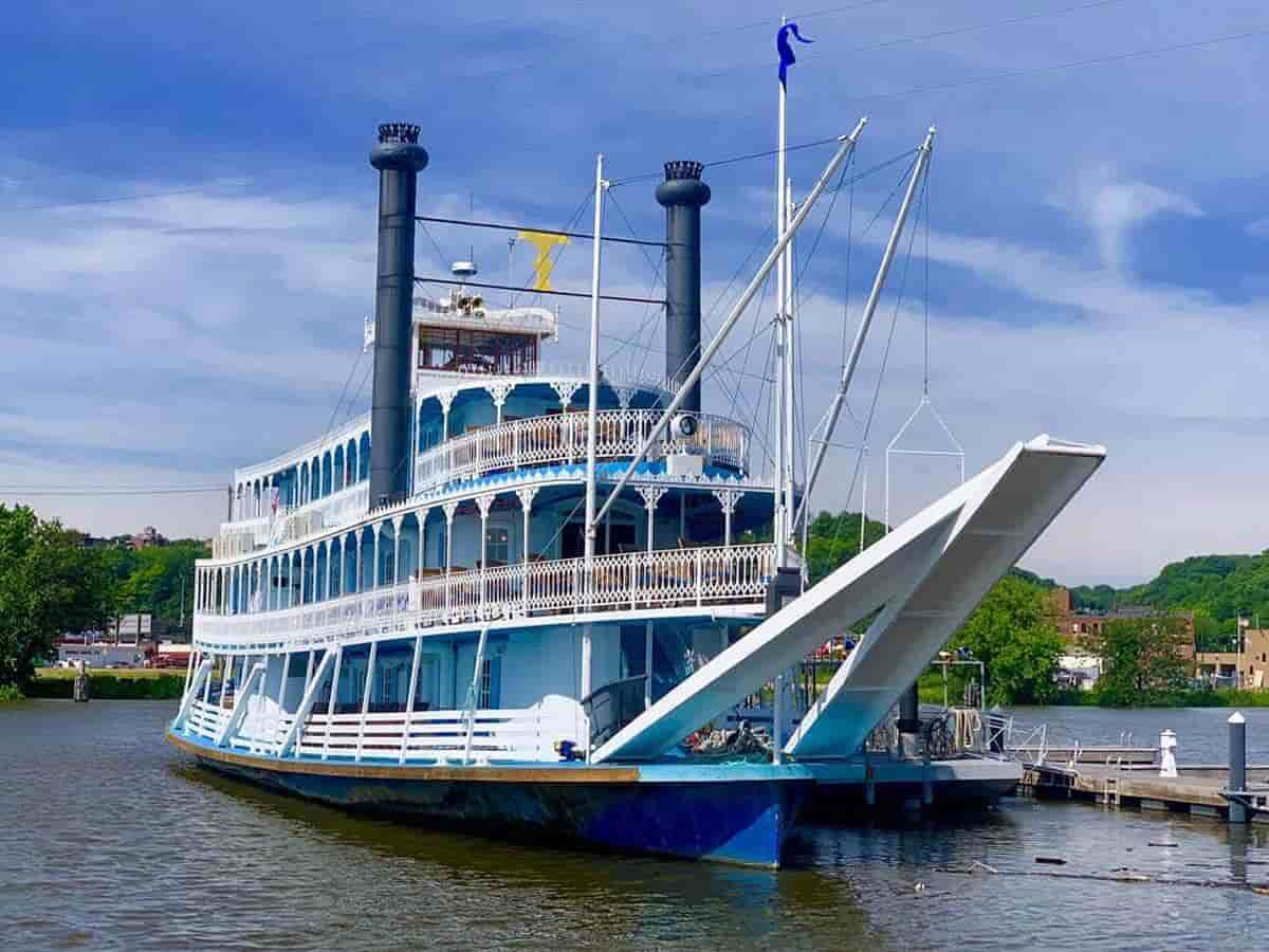 11. Mississippi River Cruise