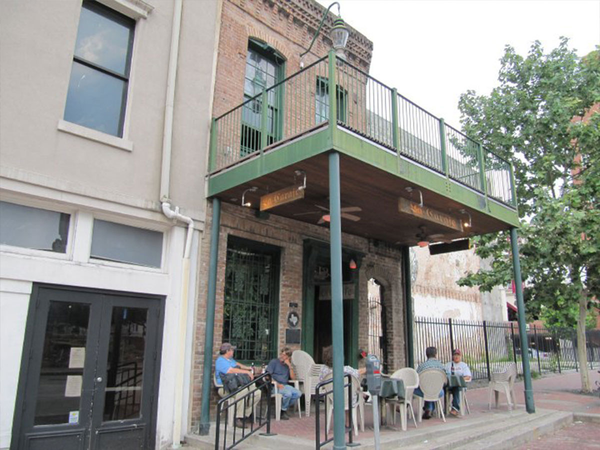 4. Dinner At La Carafe