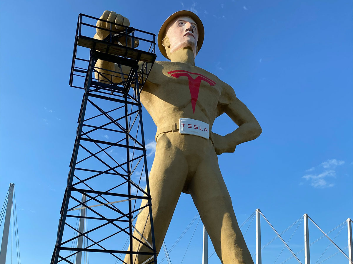 14. The Golden Driller (& Tulsa State Fair)