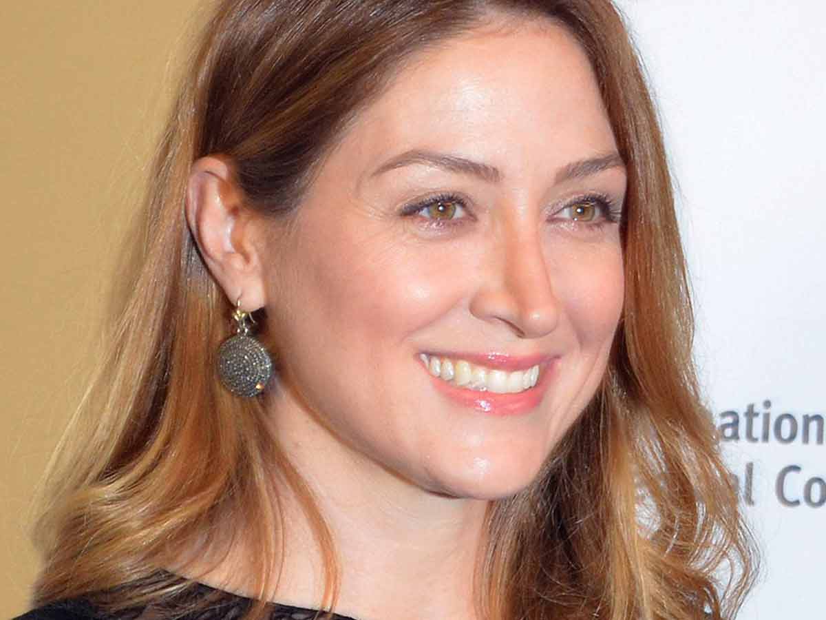 Sasha Alexander quit because of the hectic work schedule.