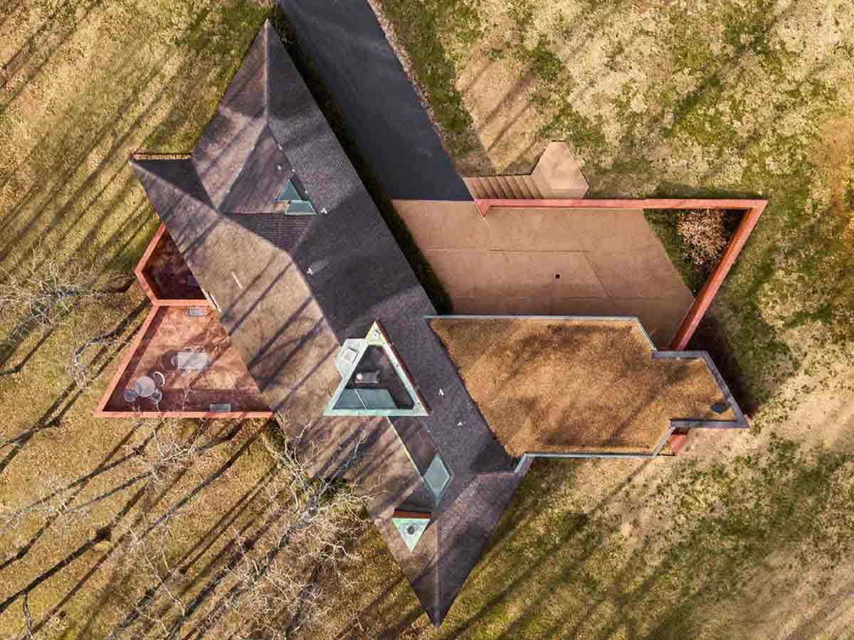 15. Visit A Frank Lloyd Wright-Designed House