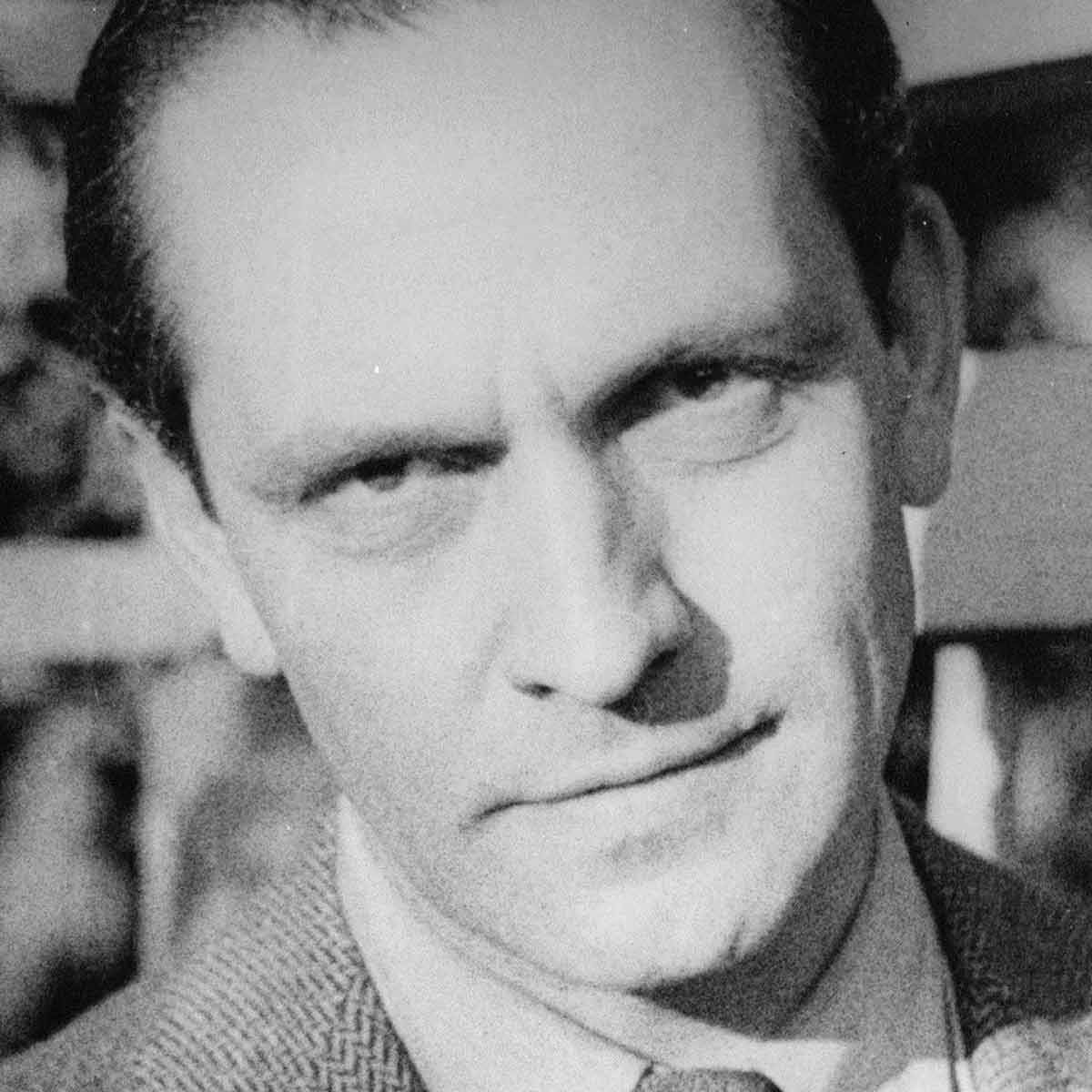 25. Fredric March