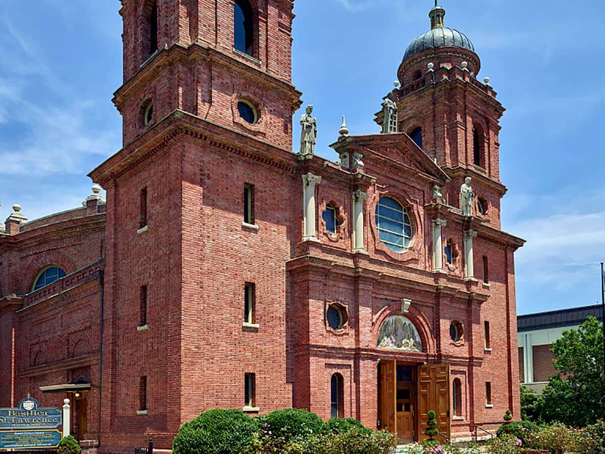 9. Explore The Basilica Of St. Lawrence