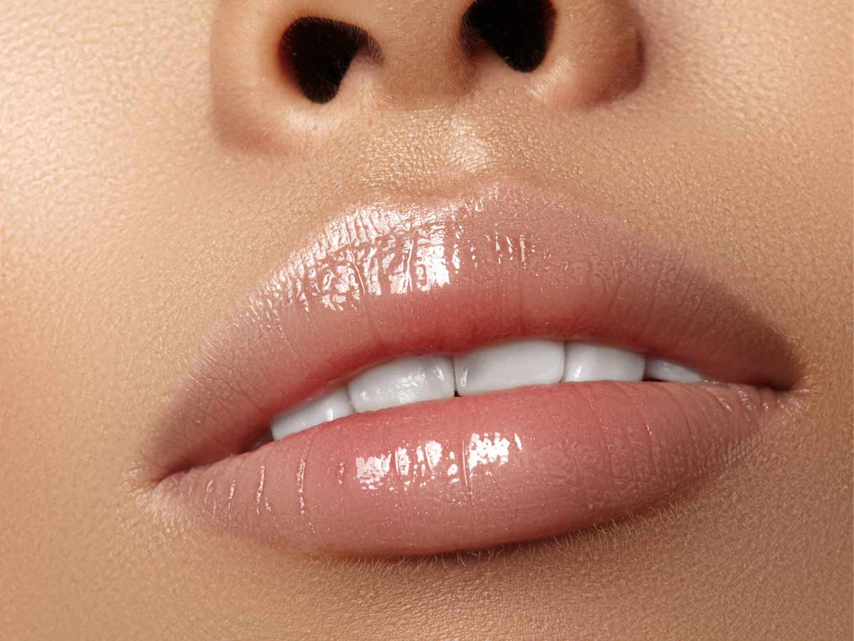 1990s - Brown Lip Liner