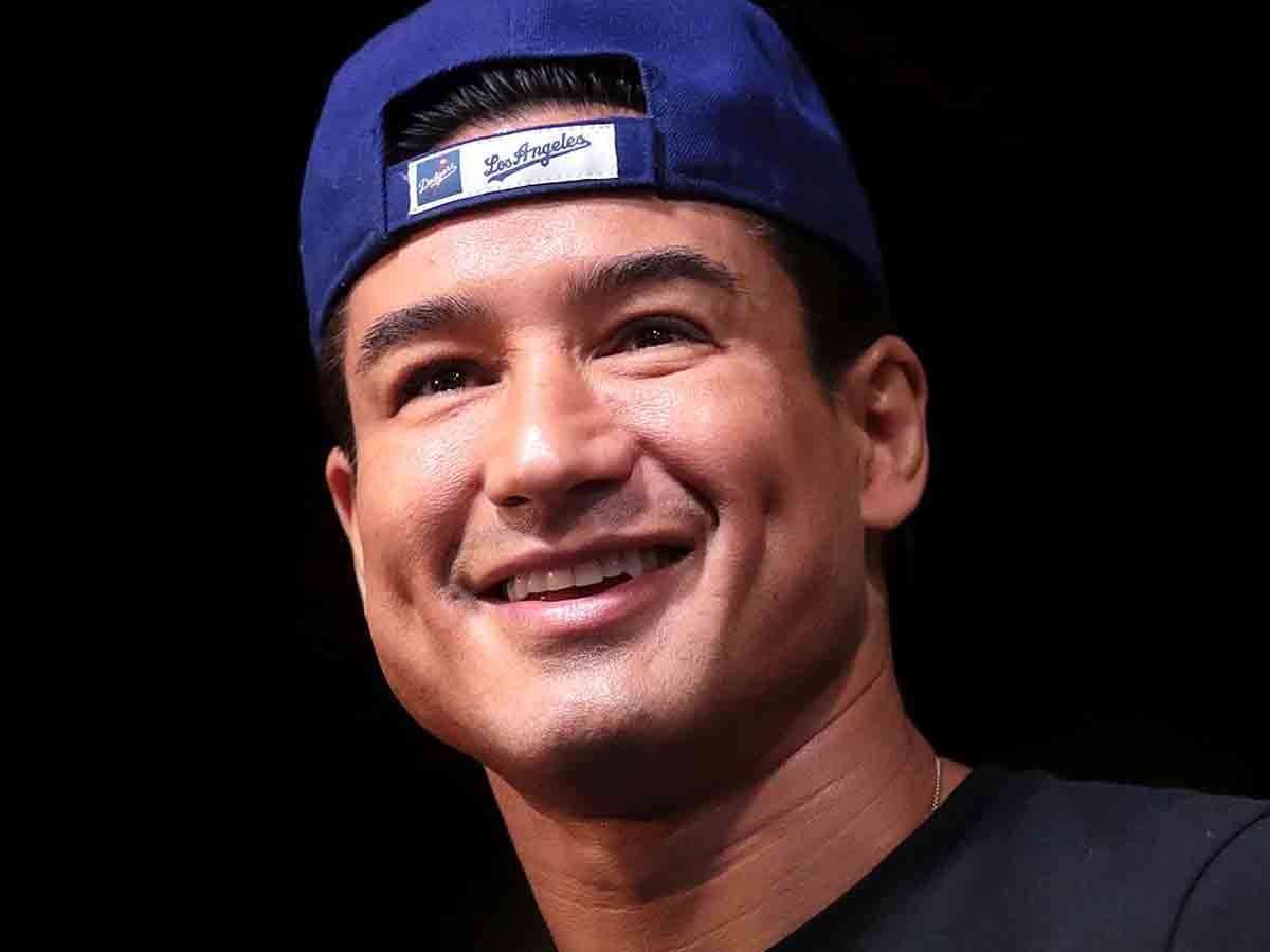Mario Lopez: Born on October 10, 1973