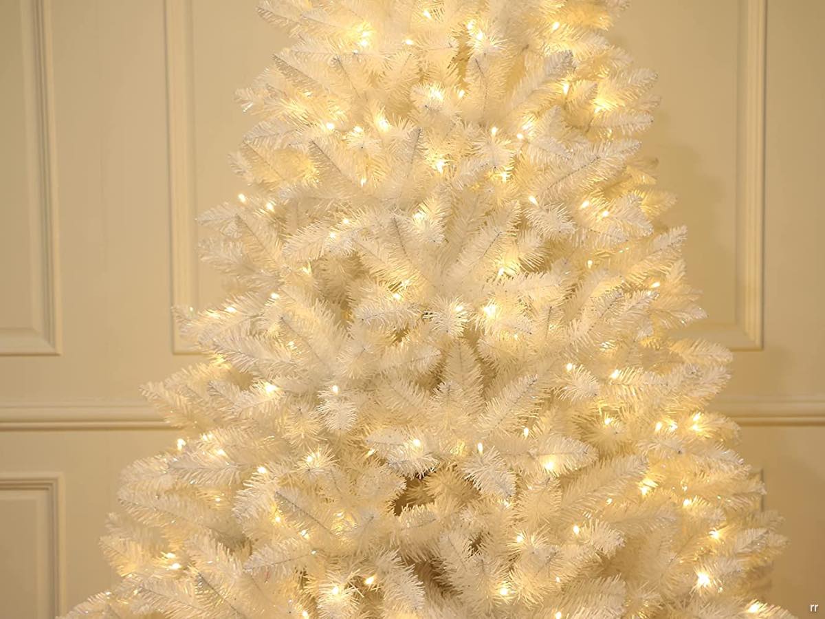 The White/Heavily Flocked Tree is Back