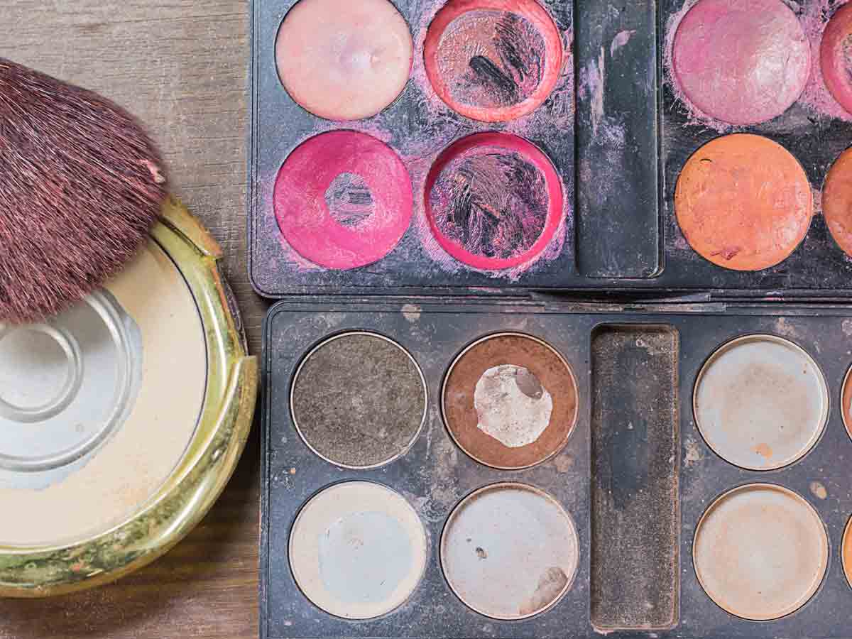 Maquillage Périmé