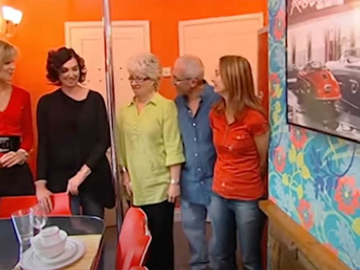 Orange Retro Kitchen | "60 Minute Makeover"