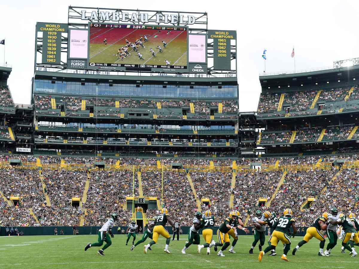 4. Lambeau Field (Green Bay Packers)