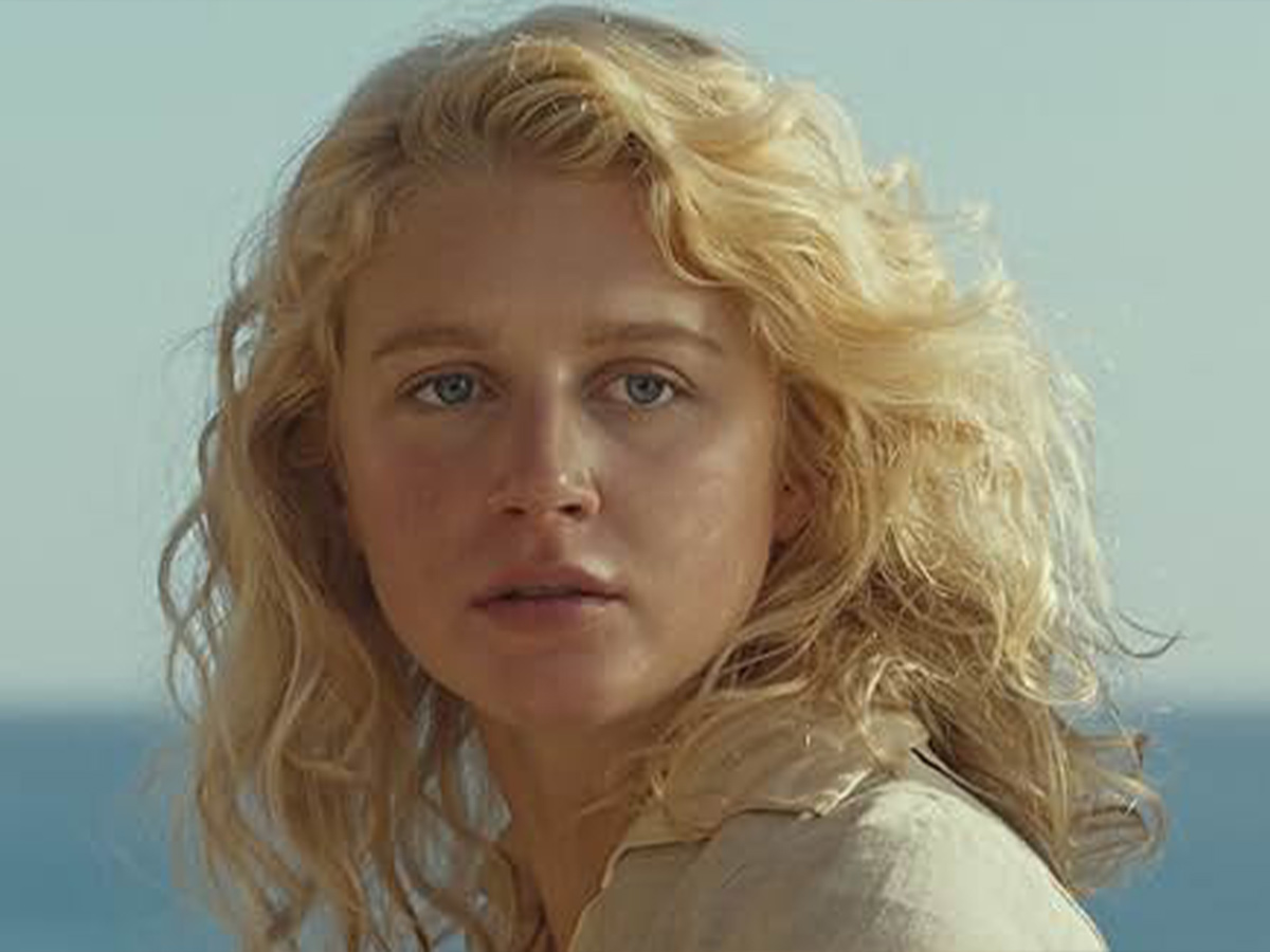 Julia Schlaepfer as Alexandra