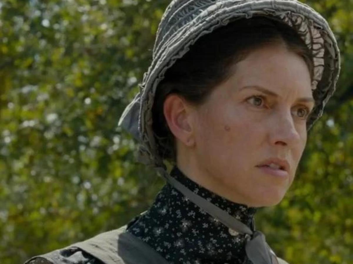 Dawn Olivieri as Claire Dutton