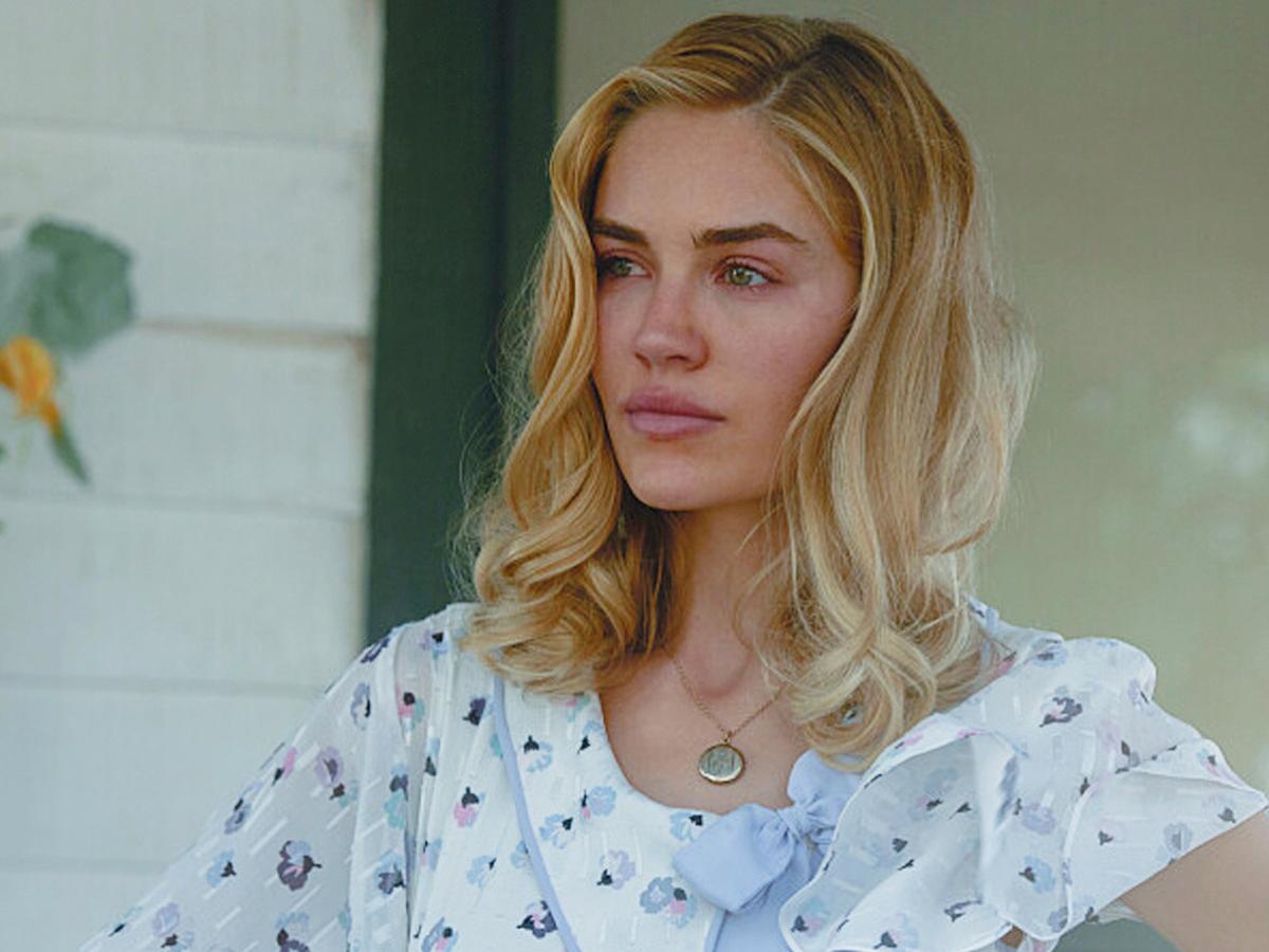 Michelle Randolph as Elizabeth Strafford