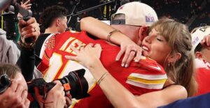 Pictures of Taylor Swift and Travis Kelce Being Cute and In Love