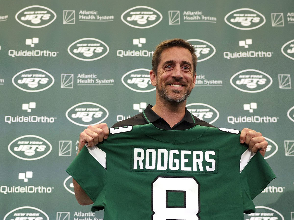 9. Aaron Rodgers, Football (Birth Date: December 2, 1983)