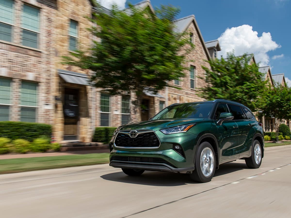 6. TOYOTA HIGHLANDER