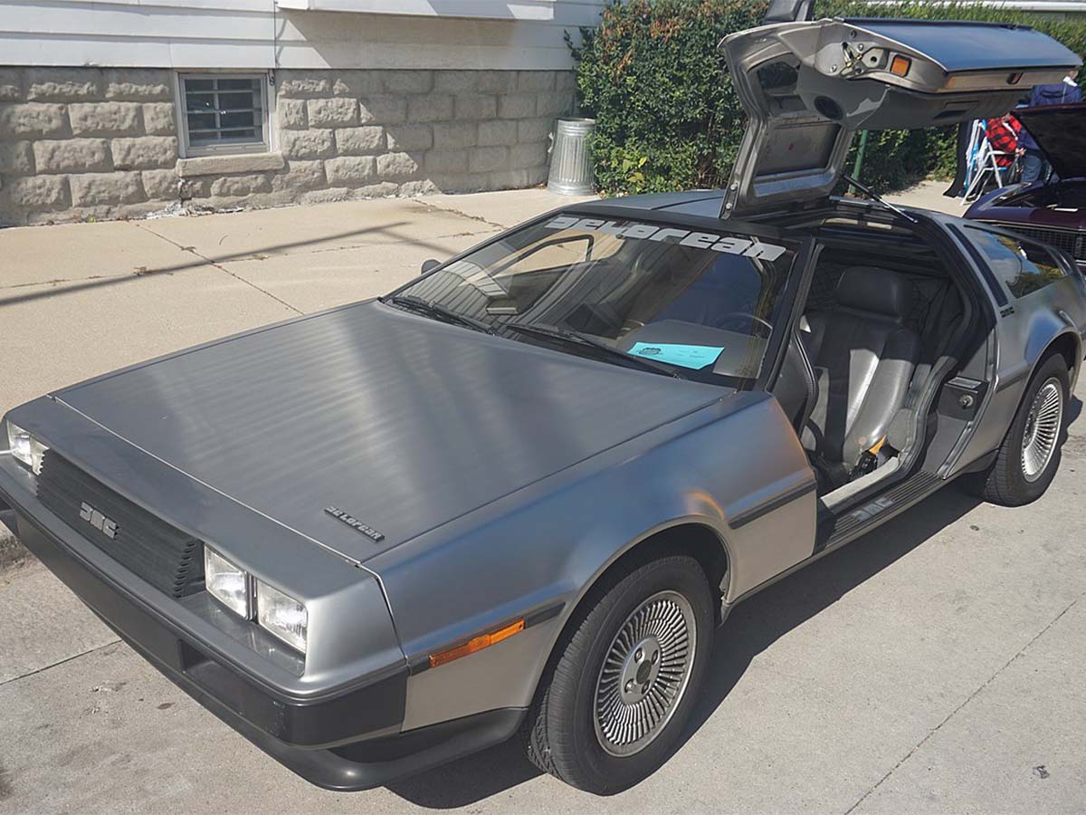 DeLorean DMC-12