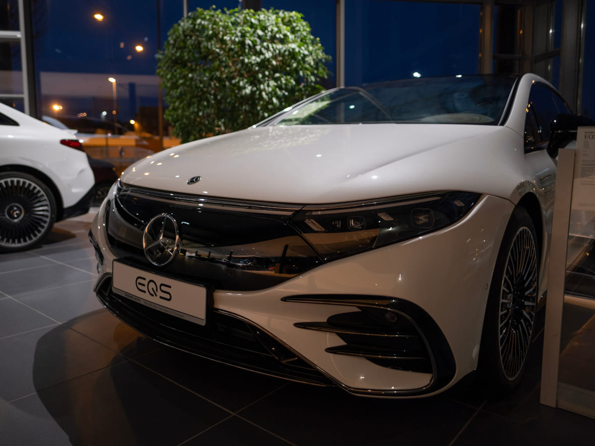 7. Mercedes-Benz EQS