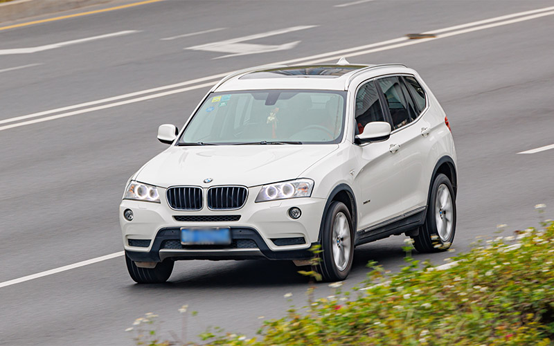 BMW X3: The Multitasker