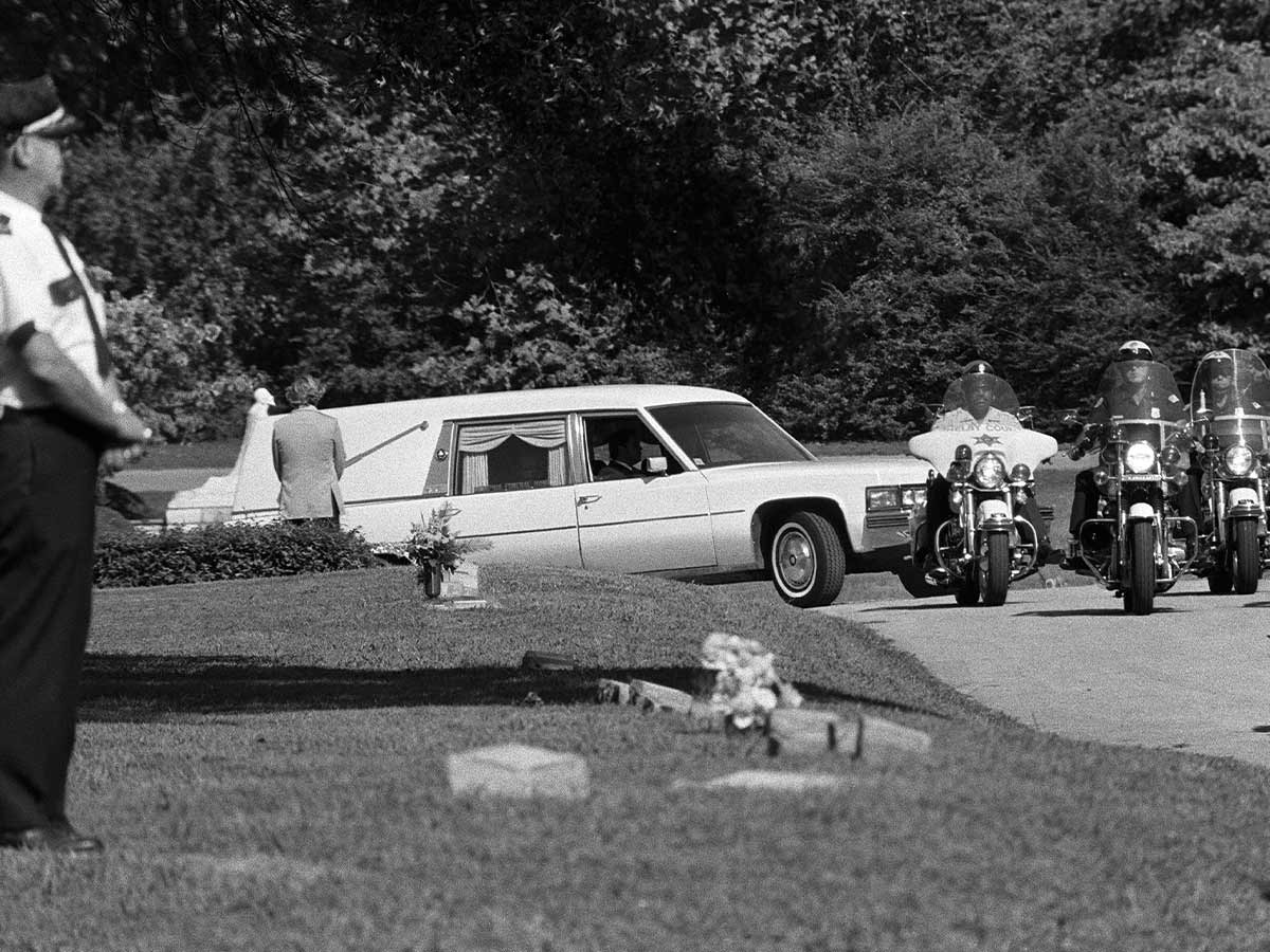 1977 Cadillac Miller-Meteor Traditional Hearse