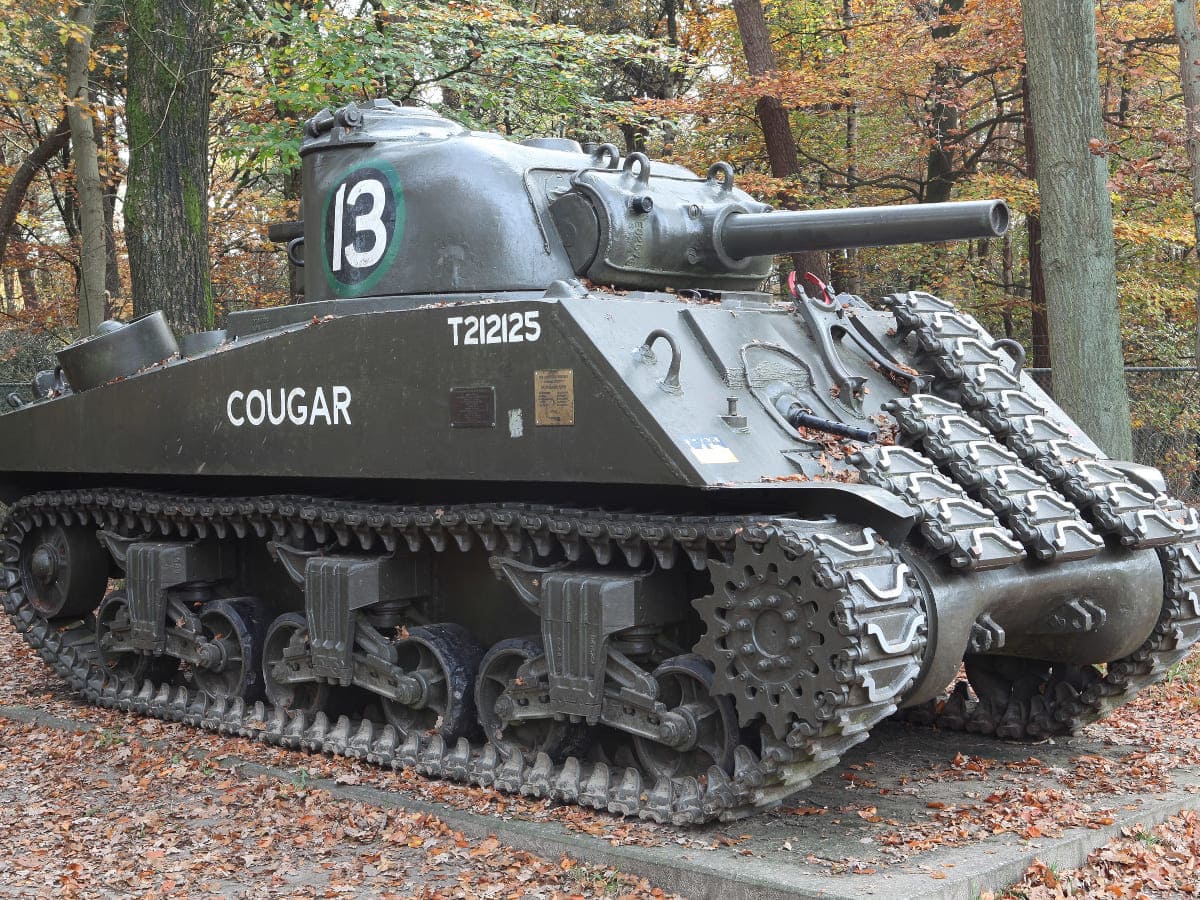1942: Sherman M4