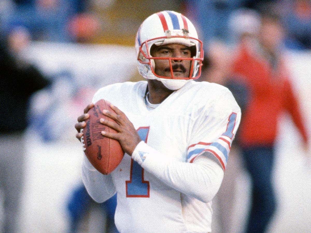 Warren Moon - Tennessee Titans (Houston Oilers) (33,685 yards)