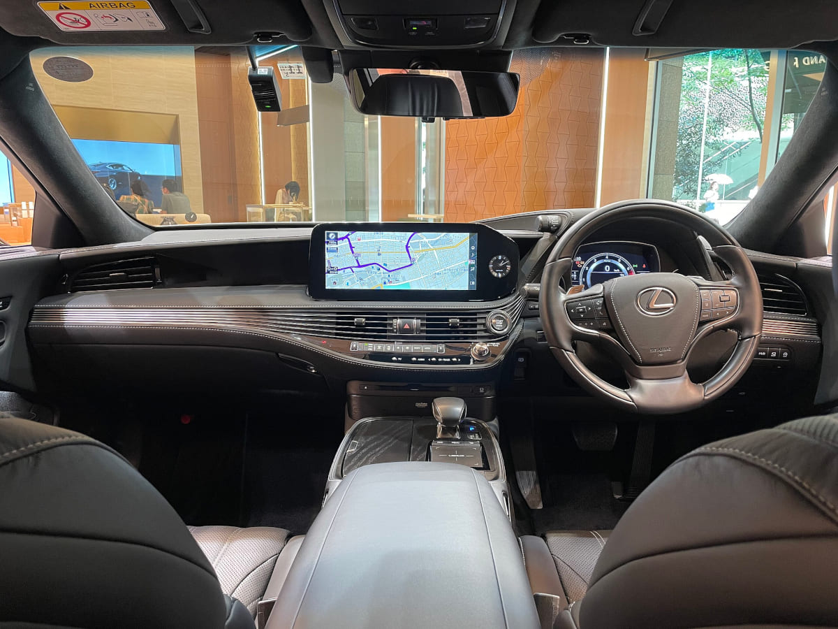 Lexus LS