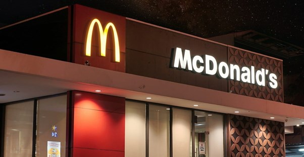 a mcdonalds at night