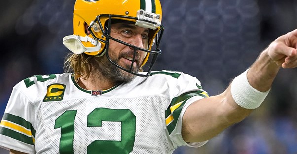 aaron rodgers playing for green bay packers
