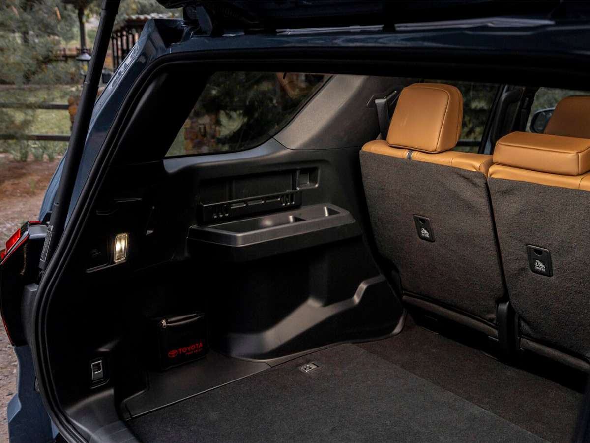 Toyota 4Runner: Cargo Room